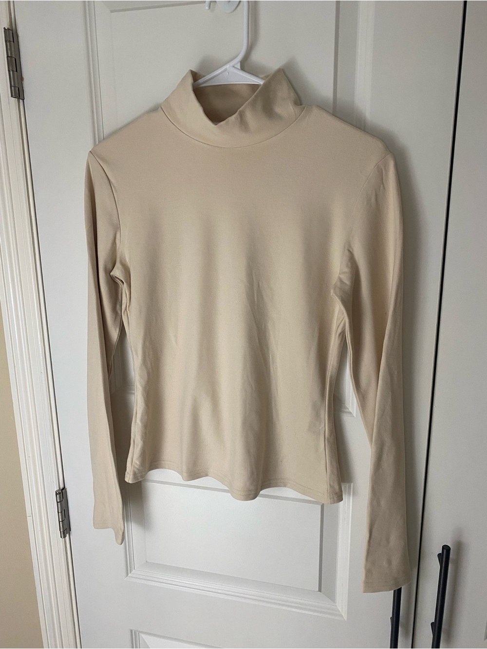 Everyday Cream Turtleneck Long Sleeve Top